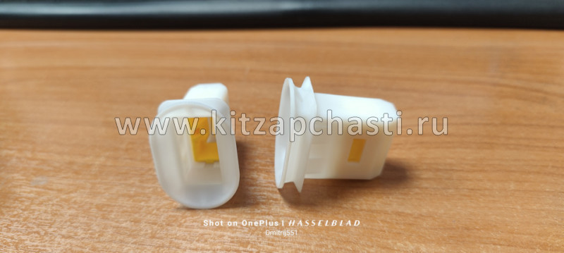 Клипса сиденья TENET T4 B127003030